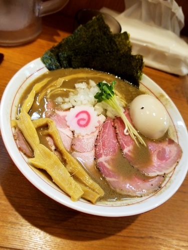 「【限定】銀の煮干そば+特製トッピング+替え玉」@煮干中華そば 鈴蘭 中野店の写真