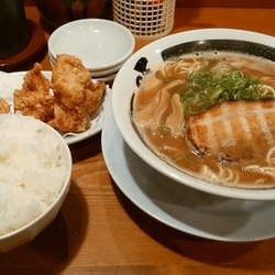 ラーメン、から揚げセット