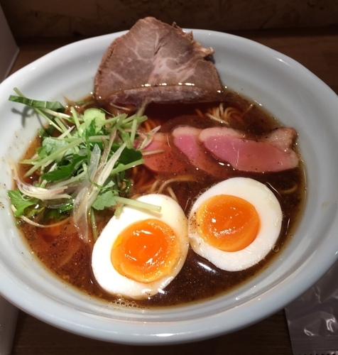 「（黒）にほんいち醤油そば  870円」@Ramen&Bistro ushio ueno eastの写真