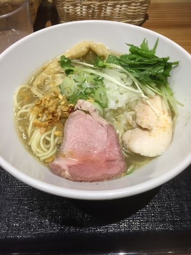 「塩煮干そば」@つけめん・らーめん・煮干そば 金狼の写真