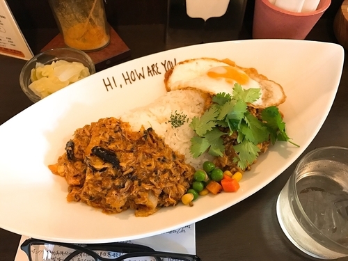 「ハーフ&ハーフ パキスタン家庭風チキンカレー/チキチキキーマ」@HI，HOW ARE YOUの写真