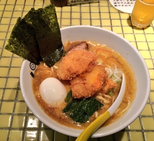 「パパパパパーシモン【限定】+パイン味玉」@パイナップルラーメン屋さん パパパパパインの写真