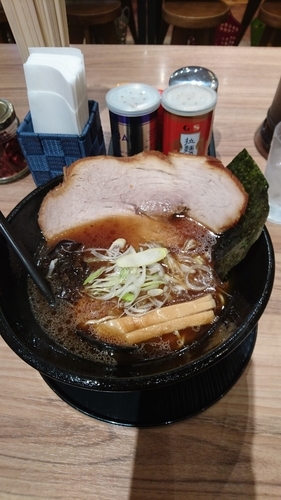 「龍の雫　880円」@らーめん 鷹の爪 新千歳空港店の写真