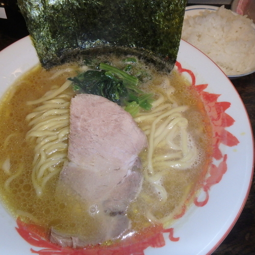 「ラーメン(650円)(カタメ)」@はし友ラーメンの写真