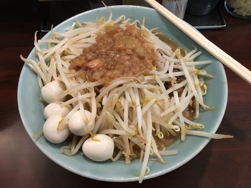 「小ラーメン+豚マシ+うずら／￥750+150+100」@立川マシマシ SSRの写真