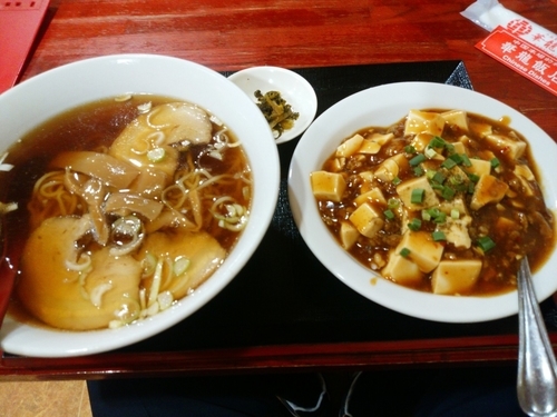 「チャーシューメンとマーボー豆腐丼のセット980円」@中国本場的料理 華龍飯店 高崎モントレー店の写真
