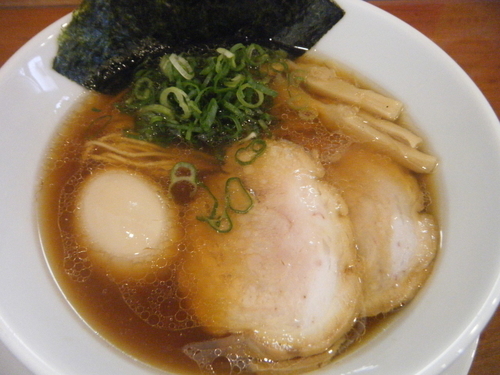 「味玉淡麗醤油らぁ麺880円」@らぁ麺屋 晴天の写真