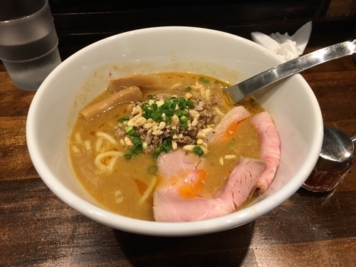「すんごい担々麺 チャーシュー」@麺屋ことぶきの写真