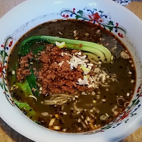 「黒胡麻担担麺 ８００円」@新中華食堂 天海の写真