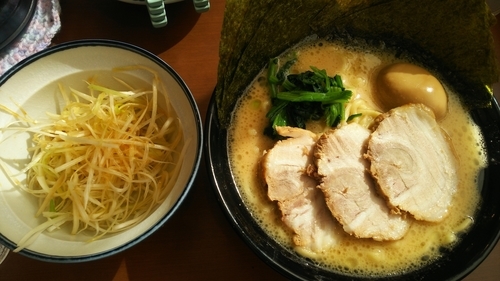 「豚骨醤油ｽﾍﾟｼｬﾙ(大盛り) ﾈｷﾞ」@横濱家系ラーメン 誠家 幸手店の写真