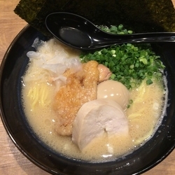 こってりの鶏白湯豪華4点盛り