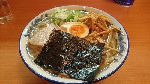 「中華そば(小・濃い口・油普通)+煮玉子クンハーフ(サービス)」@ケンチャンラーメン 山形の写真