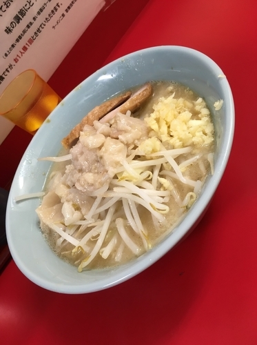 「ラーメン 少なめ 脂ニンニク」@ラーメン二郎 新宿歌舞伎町店の写真
