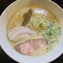 【限定】濃厚!!牛乳味噌ラーメン（880円）
