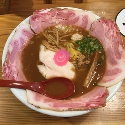 特濃厚魚介 鶏白湯チャーシュー麺 (994円)