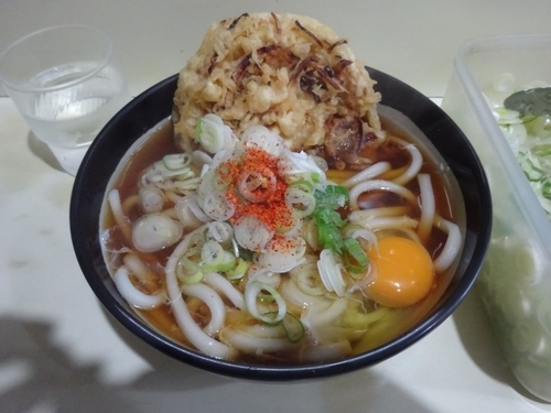 「かき揚げ玉子うどん」@イイダヤ軒 松本駅前店の写真