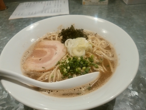 「醤油らぁめん(並盛・130g)780円」@らぁめん家 有坂の写真