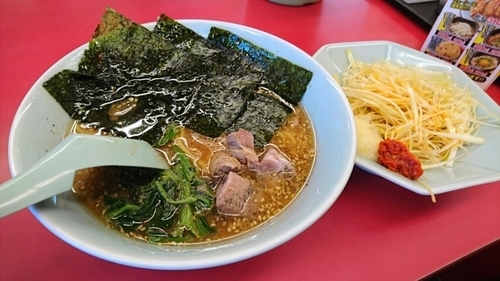 「味噌ネギラーメン730円(ネギ別皿)」@山岡家 狭山店の写真