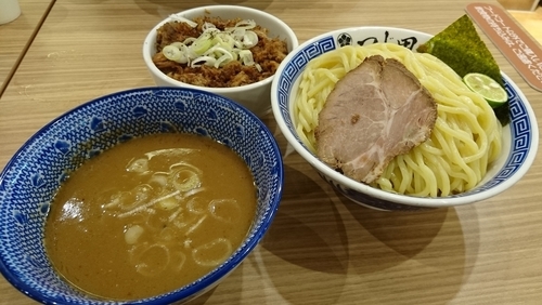 「濃厚つけ麺+大盛り+チャーシュー丼」@つじ田 ららぽーと富士見店の写真