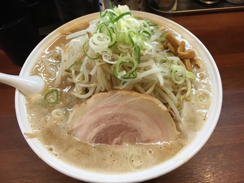 「もやしラーメン 大盛 油多め」@拉麺 梅太郎の写真
