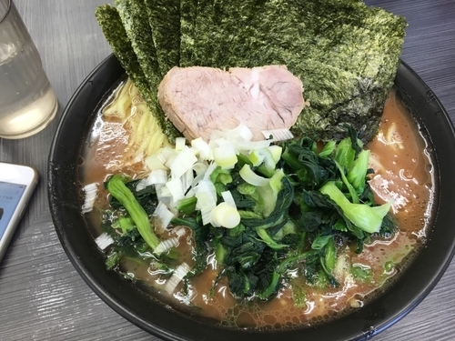 「ラーメン大盛 海苔 ほうれん草」@桜道家の写真