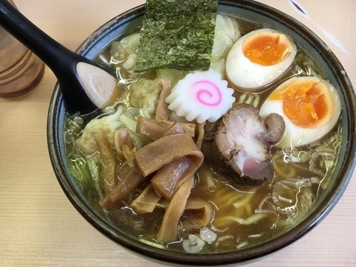 「ワンタン麺 大盛」@いつみ屋の写真