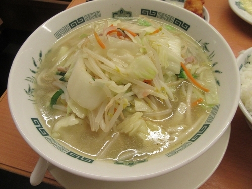 「野菜たっぷりタンメン（５００円）＋大盛サービス券」@日高屋 錦糸町北口店の写真