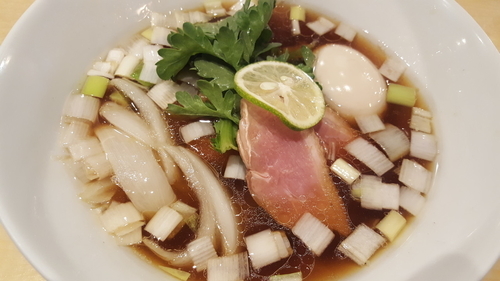 「鴨そば（手もみ麺）＋味玉」@紫 くろ㐂の写真