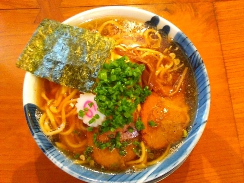 「醤油らーめん特盛 (平打ち麺)」@麺屋 湯や軒の写真