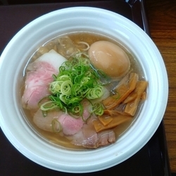 アサリの旨味塩中華そば+味玉