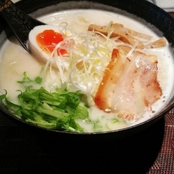 鶏白湯ラーメン(塩)＋小ライス(ランチサービス)