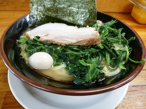 「醤油ラーメン(並盛・160g)＋ほうれん草800円」@横浜ラーメン 湘家 前橋店の写真