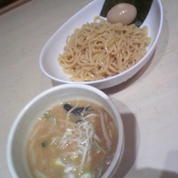 味噌つけ麵８８０円