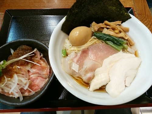 「特製鶏だし醤油＋ローストポーク丼セット」@RAMEN 火影 ラゾーナ川崎店の写真