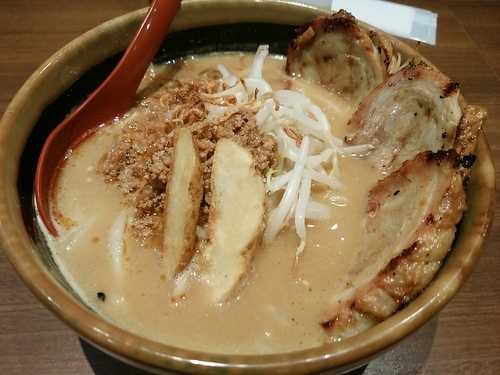 「北海道味噌漬け炙りチャーシュー麺(並盛160g)1,090円」@麺場 田所商店 高崎店の写真