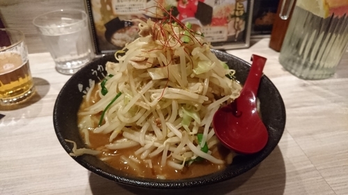 「（限定）野菜たっぷりカレーラーメン+大盛り+ビール」@カレーラーメン 彩 SAIの写真