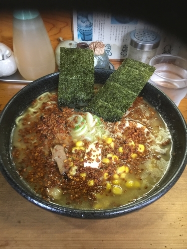 「とんがらラーメン+半ライス」@とんがら亭 東大和店の写真