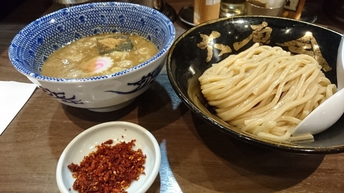 「辛つけ麺(小) ￥ 880」@六厘舎TOKYO ソラマチ店の写真