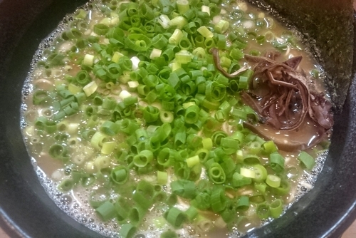 「ネギラーメン＋替え玉無料」@九州とんこつらーめん ひらさわの写真