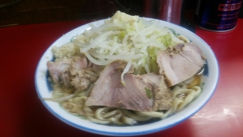 「小豚ニンニク多め」@ラーメン二郎 目黒店の写真