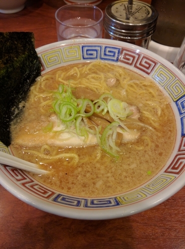「醤油ラーメン」@麺や新源の写真