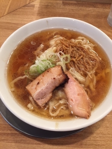 「喜多方ラーメン（醤油）820円　※大盛りサービス」@麺や 七彩 八丁堀店の写真