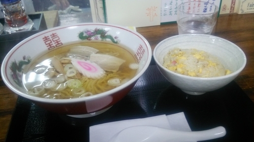 「ラーメン+半チャーハン」@らーめん 伊藤の写真