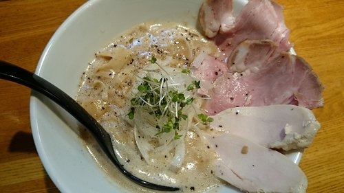 「鶏白湯ＢＡＳＨＩＣ（ベーシック）」@麺処 飯田家の写真