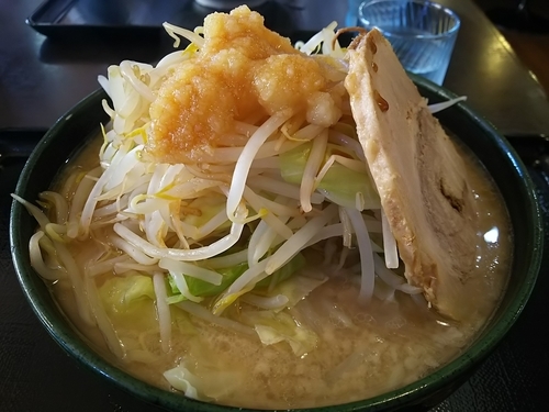 「めん組大次郎（麺２８０ｇ）　※にんにくあり、野菜多め、脂多め」@本節鰹だしらぁめん めん組 松本店の写真