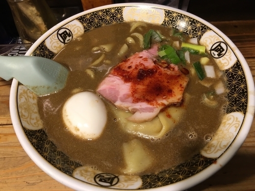 「凄い煮干ラーメン」@すごい煮干ラーメン凪 新宿ゴールデン街店 本館の写真