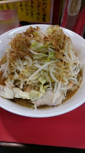 「ミニ豚ラーメン 豚追加 ヤサイカラメ魚粉」@豚ラーメン 蕨店の写真