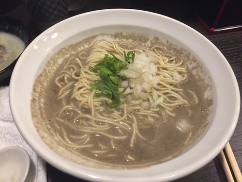 「濃厚煮干しそば」@灰汁中華 丿貫 福富町本店の写真