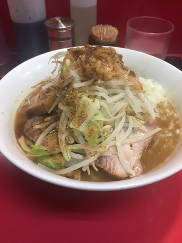 「豚ラーメン アブラタマネギギョフン ¥850」@豚ラーメン 蕨店の写真