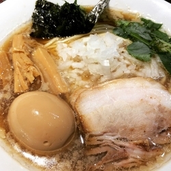 半熟味玉背脂煮干しラーメン